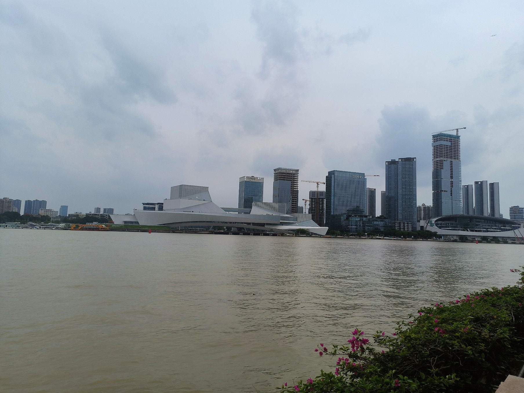 沙面岛对面